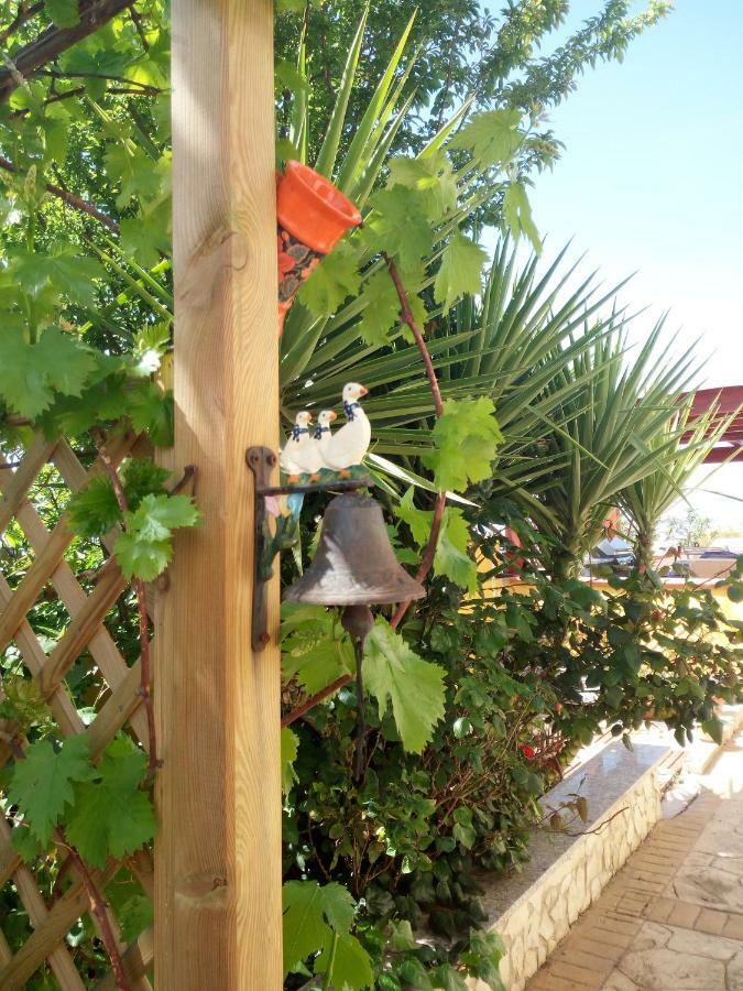 B&B Villa Sul Golfo Куарту-Сант'Елена Екстер'єр фото