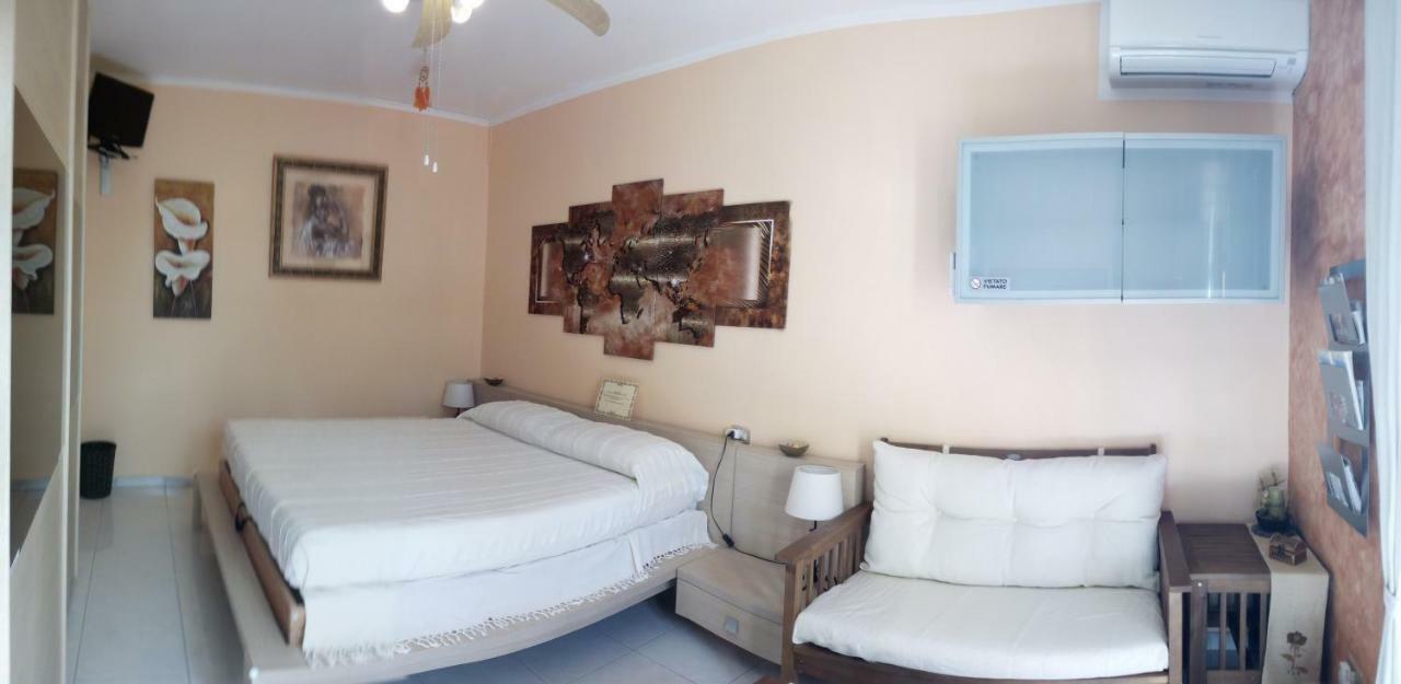 B&B Villa Sul Golfo Куарту-Сант'Елена Екстер'єр фото
